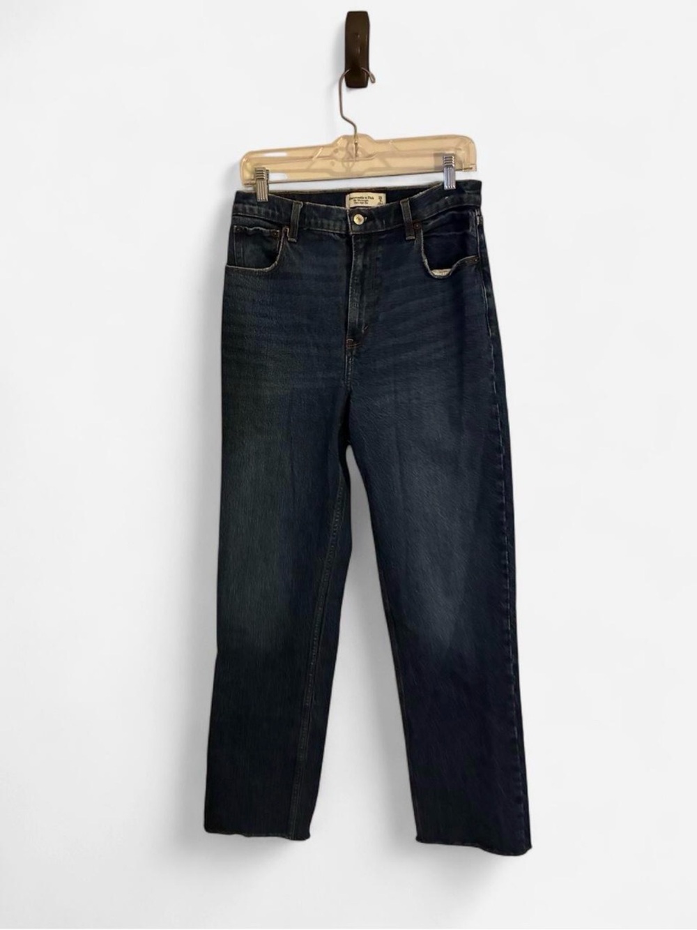 Abercrombie & Fitch Women's Straight Leg Jeans in Dark Indigo Size 8 L